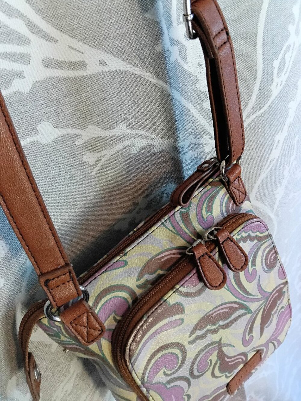 RELIC Boho Paisley Print Crossbody Bag | Adjustable Strap - Picture 5 of 14